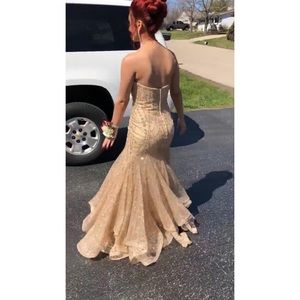 SPARKLY/GLITTERY STRAPLESS PROM DRESS